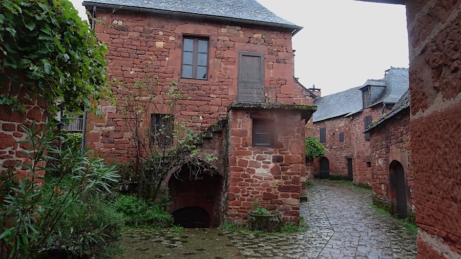 Rue de Collonges la Rouge